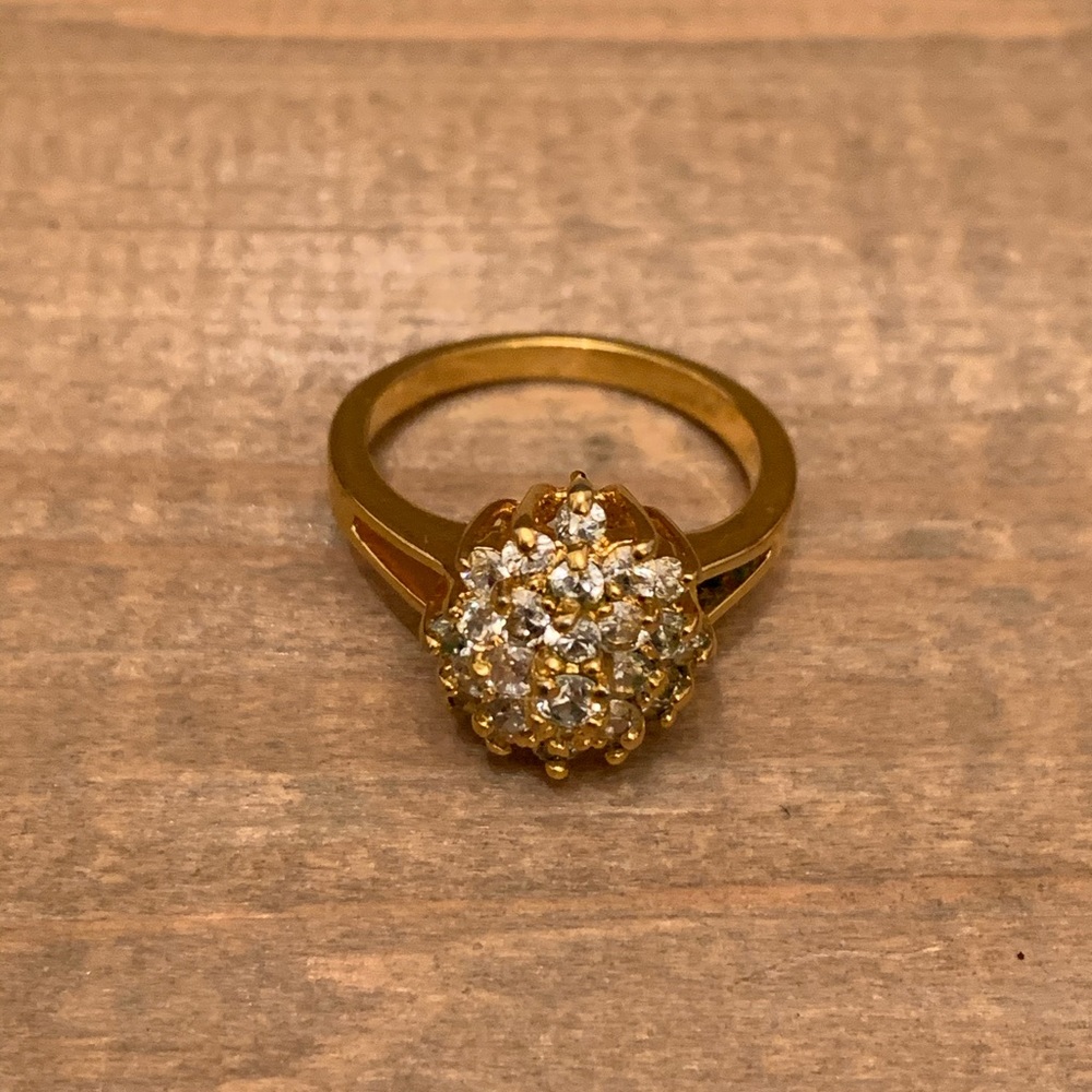 ❤️❤️❤️SOLD...GOLD TONE DIAMOND RING SZ 8 - Picture 7 of 7
